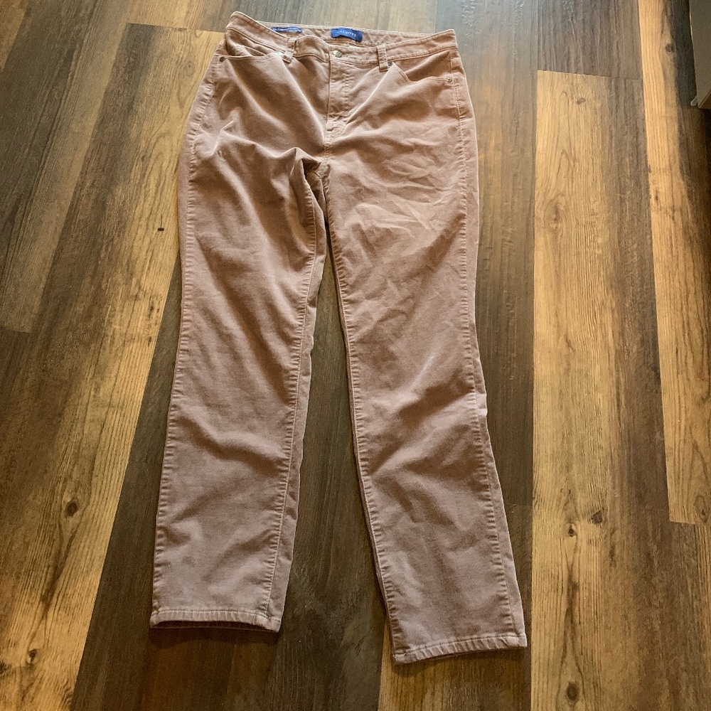 Talbots ‎ high waist straight leg stretch cords. Preowned but in great shape